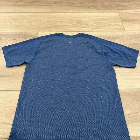 Lululemon Metal Vent Tech Short Sleeve T-Shirt Men's M Blue Athletic Activewear - Picture 5 of 6